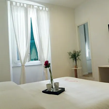 艾菲特卡梅尔阿尔塔玛尔旅馆 3* 斯培西亚